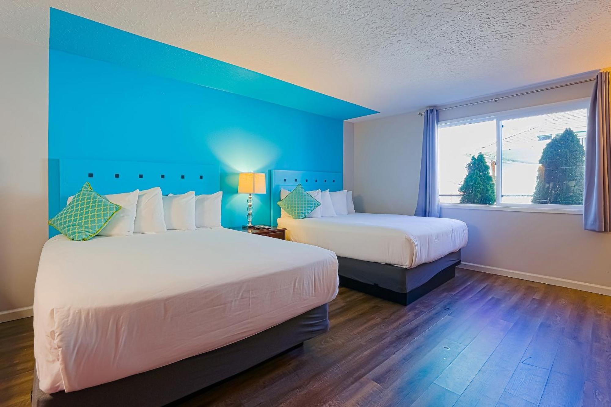 Coast River Inn By Oyo Seaside Exterior foto